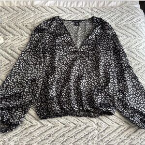 Sincerely Jules Cheetah Print Black & Gray Blouse Top